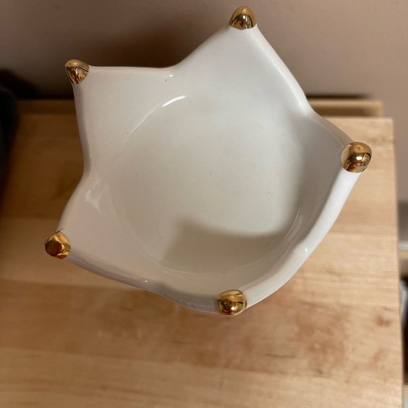 New Rae Dunn Queen of Hearts Crown Covered Candle - Picture 5 of 5